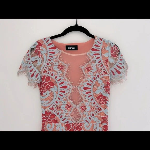 Fab’rik multicolor scalloped mini dress size small - Picture 3 of 5